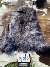 Load image into Gallery viewer, Icelandic Sheepskins