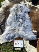 Load image into Gallery viewer, Icelandic Sheepskins